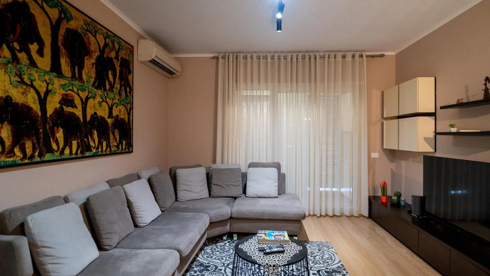 House Tirana Center Lägenhet